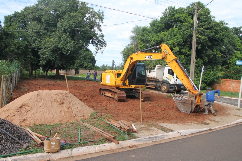 Inocência dá início à construção da Casa Municipal de Velório no Distrito de São Pedro