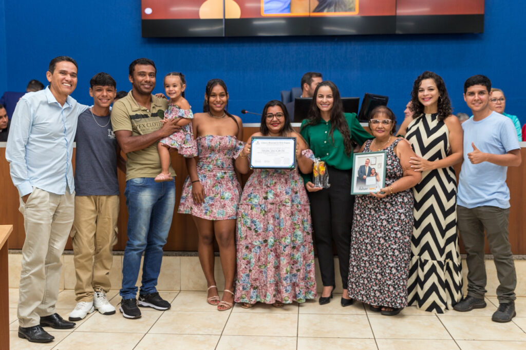 Câmara realiza solenidade em homenagem ao dia do artesão Câmara realiza solenidade em homenagem ao dia do artesão