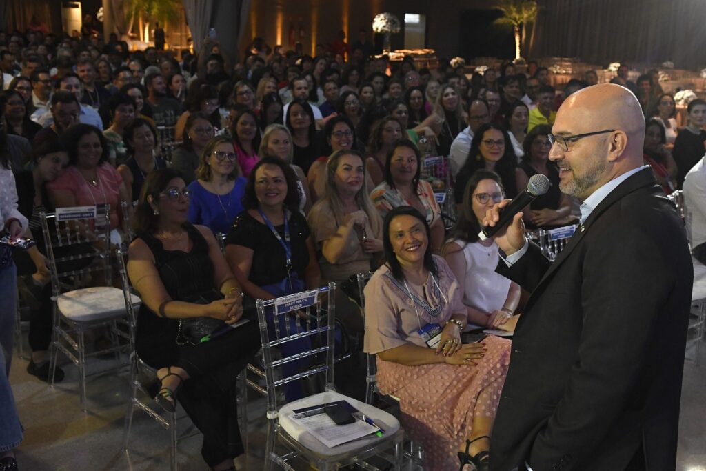 Gestão democrática é tema central de formação para diretores de escolas estaduais de MS