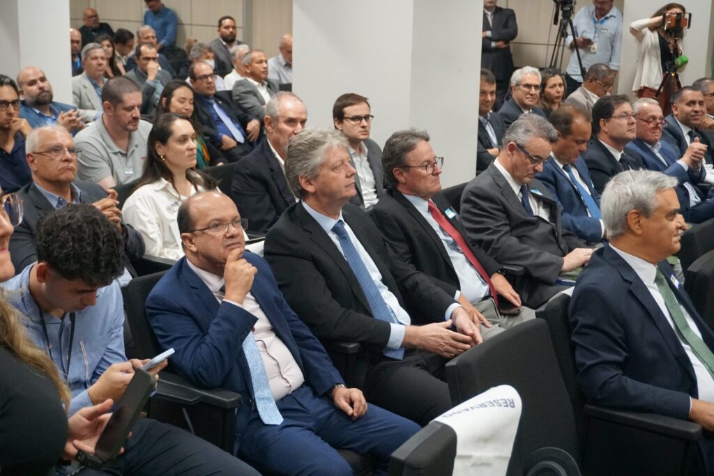 Setor florestal e expansão econômica de MS são destacados em lançamento de plano nacional Setor florestal e expansão econômica de MS são destacados em lançamento de plano nacional