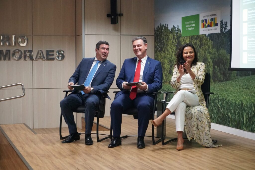 Setor florestal e expansão econômica de MS são destacados em lançamento de plano nacional Setor florestal e expansão econômica de MS são destacados em lançamento de plano nacional