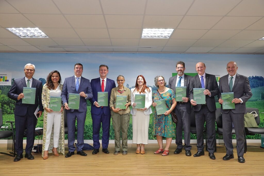 Setor florestal e expansão econômica de MS são destacados em lançamento de plano nacional Setor florestal e expansão econômica de MS são destacados em lançamento de plano nacional