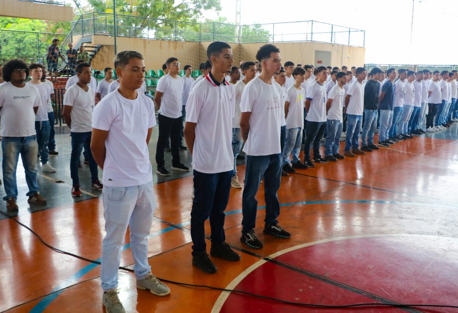 Prefeitura realiza entrega de certificados de dispensa do Serviço Militar