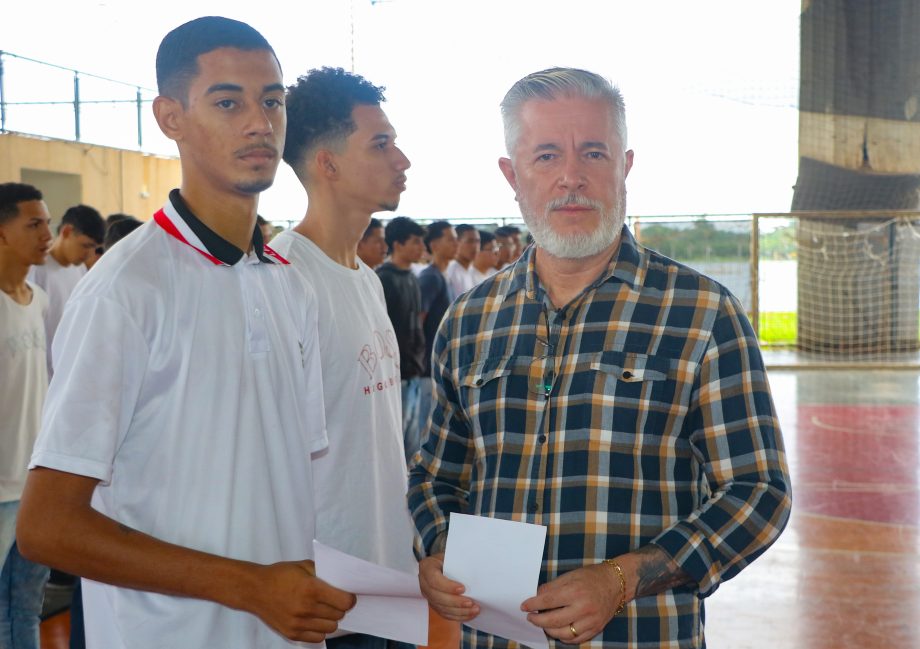 Prefeitura realiza entrega de certificados de dispensa do Serviço Militar