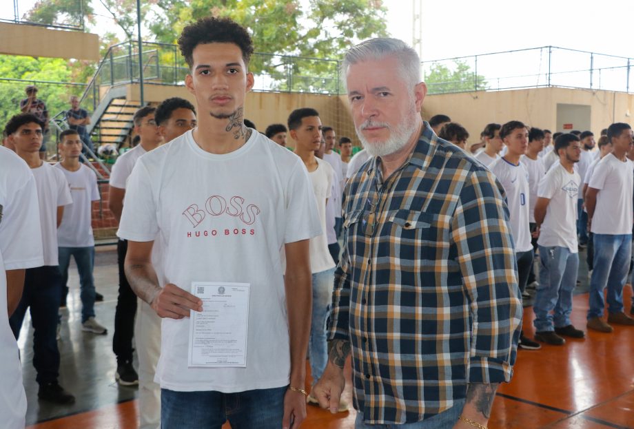 Prefeitura realiza entrega de certificados de dispensa do Serviço Militar
