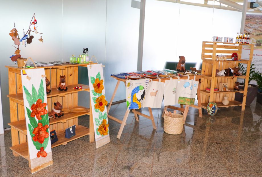 Casa do Artesão inaugura espaço no Aeroporto Municipal Plínio Alarcon