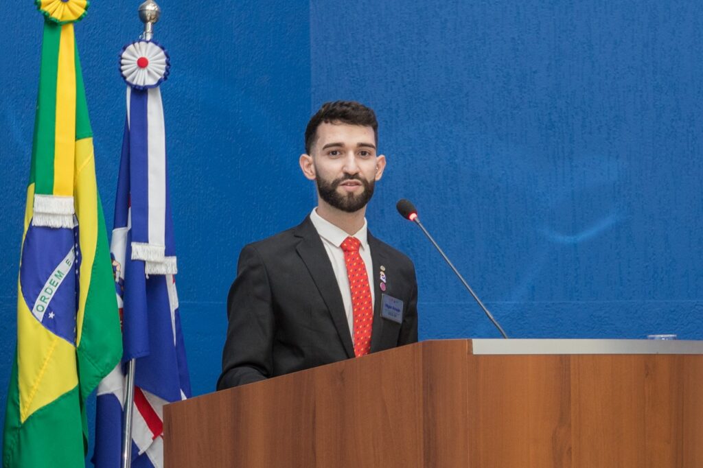 Rotarianos são homenageados em solenidade