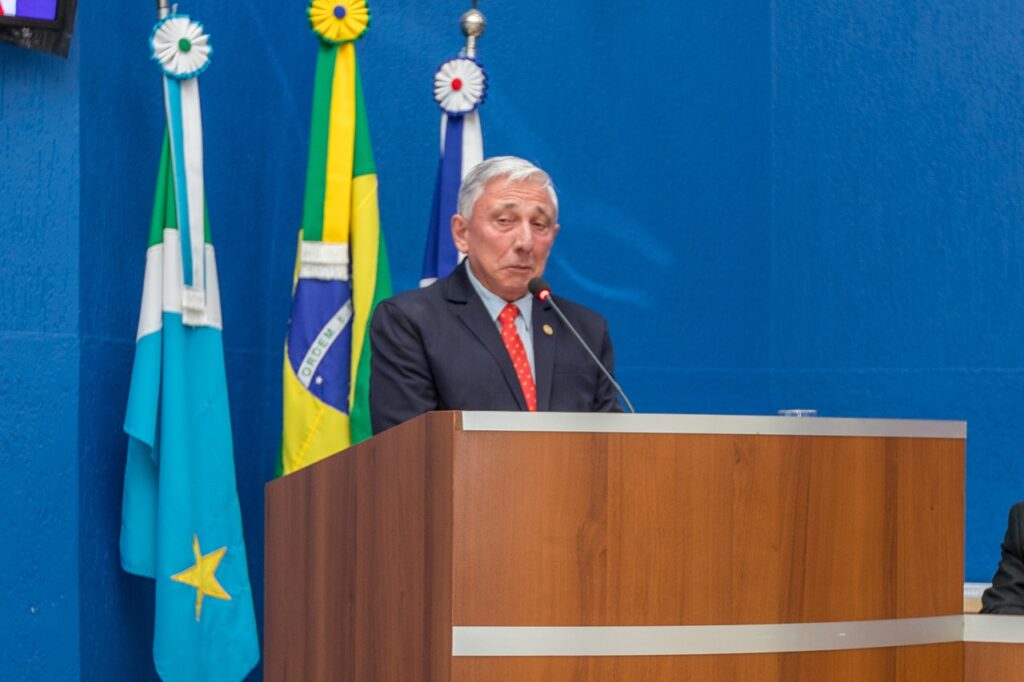 Rotarianos são homenageados em solenidade