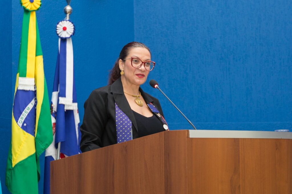 Rotarianos são homenageados em solenidade