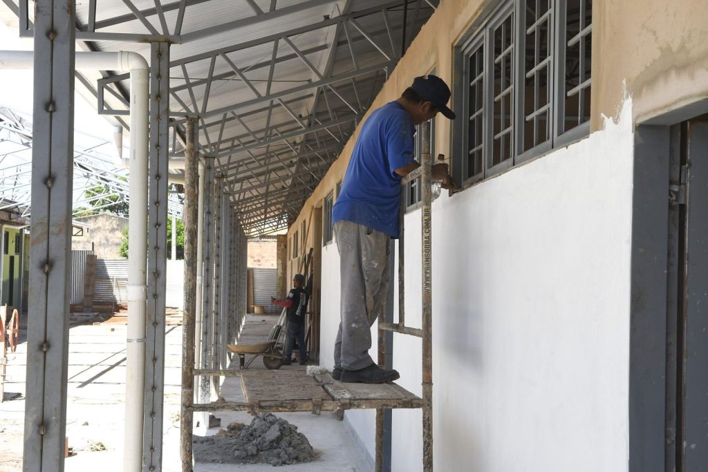 Governo anuncia investimento de R$ 3,5 milhões para reforma de mais duas escolas do Estado Governo anuncia investimento de R$ 3,5 milhões para reforma de mais duas escolas do Estado