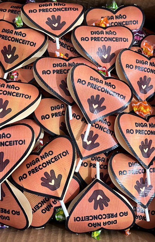 SMAS realiza blitz para abordar “O Dia Internacional de Combate à Discriminação Racial” SMAS realiza blitz para abordar “O Dia Internacional de Combate à Discriminação Racial”