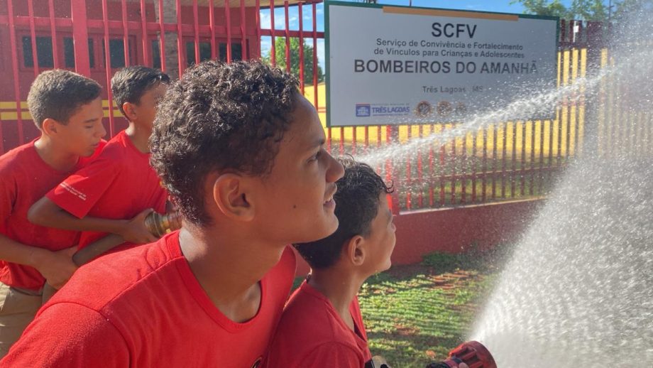 14 anos do serviço Bombeiros do Amanhã – SMAS e Corpo de Bombeiros realiza ação de comemoração