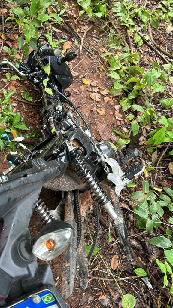 Motocicleta parcialmente desmontada é recuperada pela Polícia Militar em Três Lagoas