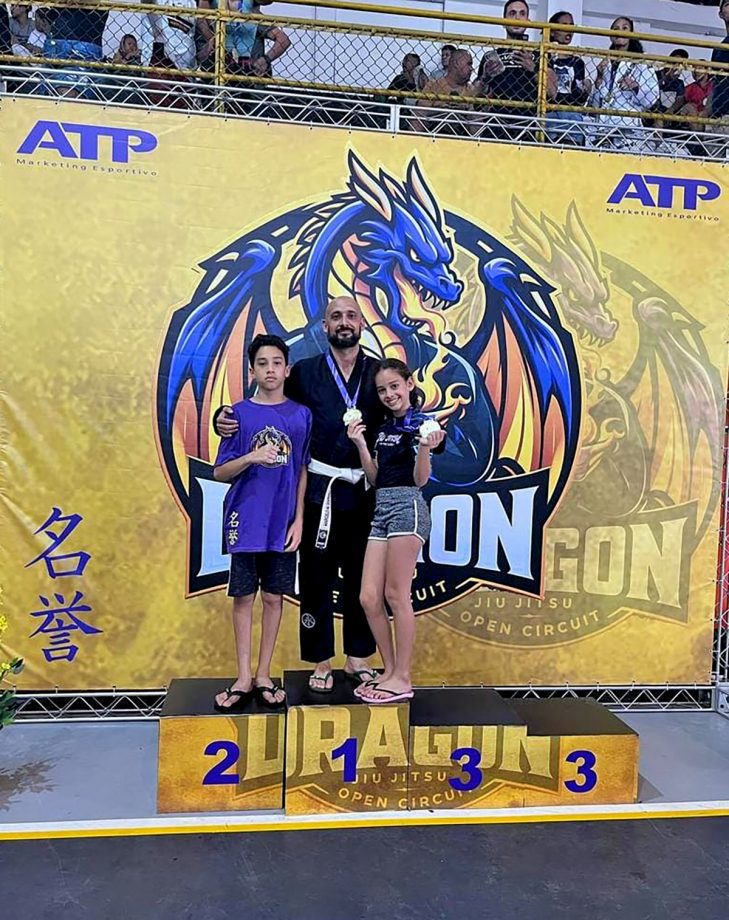Com apoio da SEJUVEL, equipes de jiu-jitsu de Três Lagoas conquistaram 09 medalhas neste fim de semana Com apoio da SEJUVEL, equipes de jiu-jitsu de Três Lagoas conquistaram 09 medalhas neste fim de semana