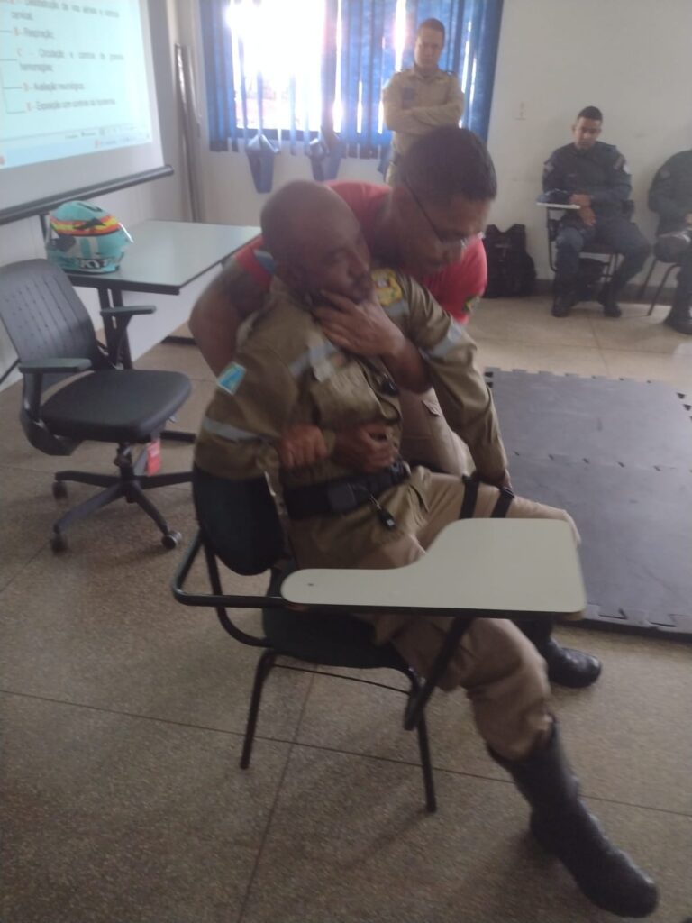 Secretária geral e CPA 2 capacitam agentes de trânsitos e PMs para atendimentos de primeiros socorros Secretária geral e CPA 2 capacitam agentes de trânsitos e PMs para atendimentos de primeiros socorros