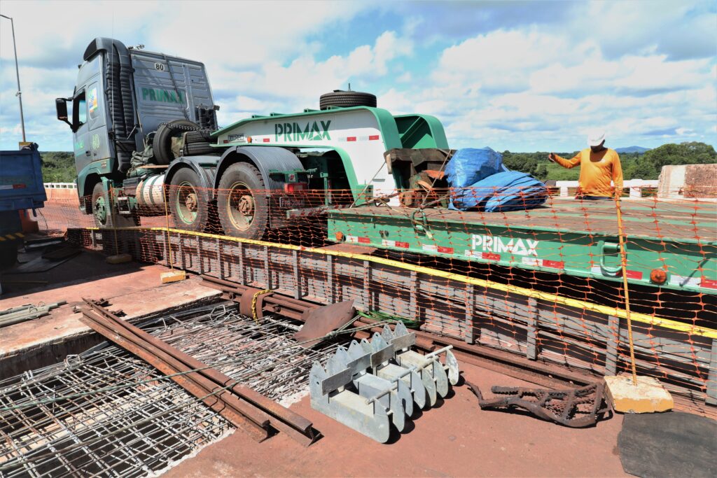 Com estrutura de última geração e apoio de alpinistas, Governo de MS avança nos reparos da ponte sobre o Rio Paraguai Com estrutura de última geração e apoio de alpinistas, Governo de MS avança nos reparos da ponte sobre o Rio Paraguai