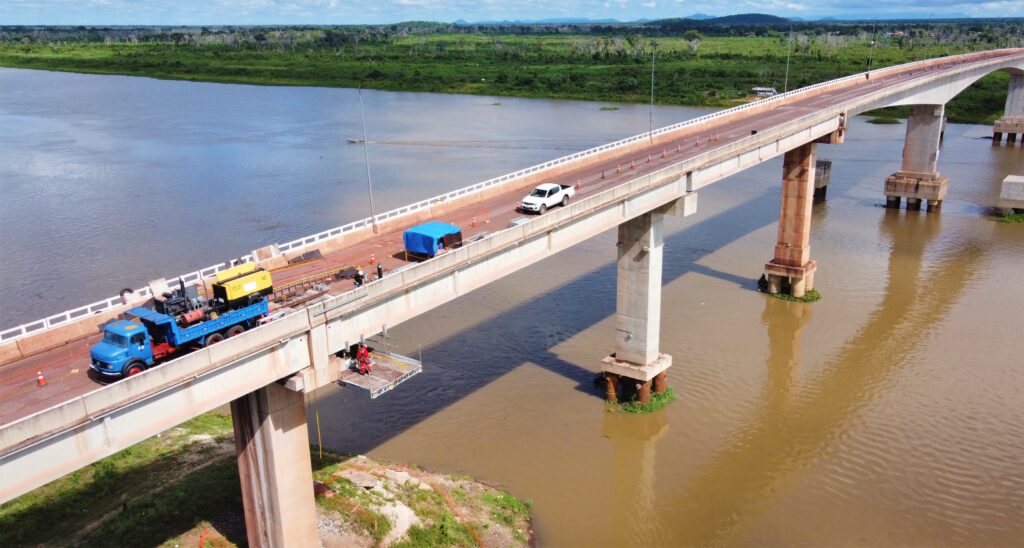Com estrutura de última geração e apoio de alpinistas, Governo de MS avança nos reparos da ponte sobre o Rio Paraguai Com estrutura de última geração e apoio de alpinistas, Governo de MS avança nos reparos da ponte sobre o Rio Paraguai
