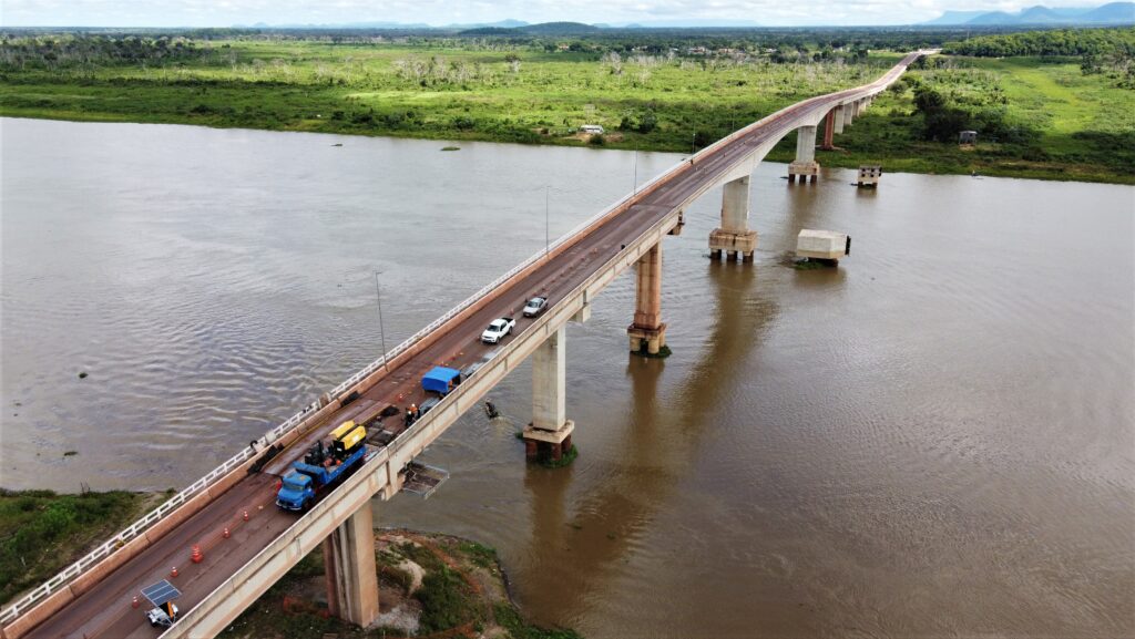 Com estrutura de última geração e apoio de alpinistas, Governo de MS avança nos reparos da ponte sobre o Rio Paraguai
