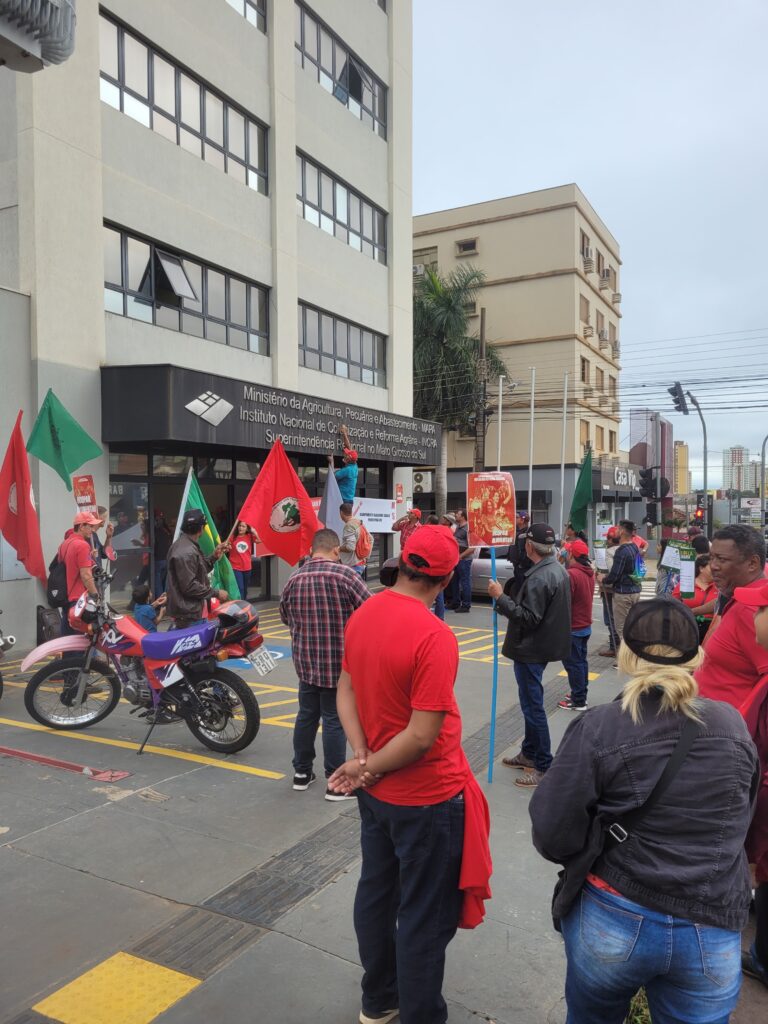 MST/MS ocupa sede do Incra em MS para negociar avanço da Reforma Agrária