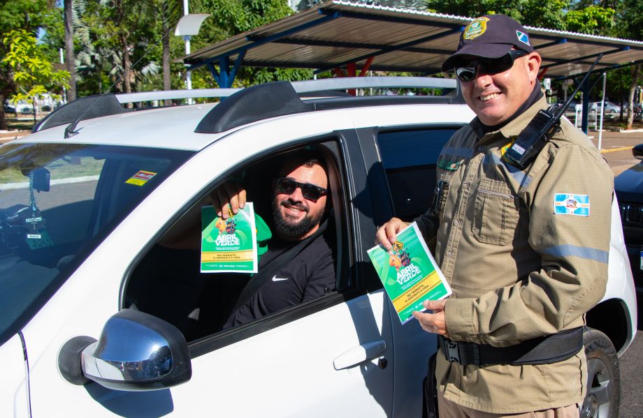 Mais uma ação em alusão ao Abril Verde destacou prevenção de acidentes de trânsito durante o trabalho Mais uma ação em alusão ao Abril Verde destacou prevenção de acidentes de trânsito durante o trabalho