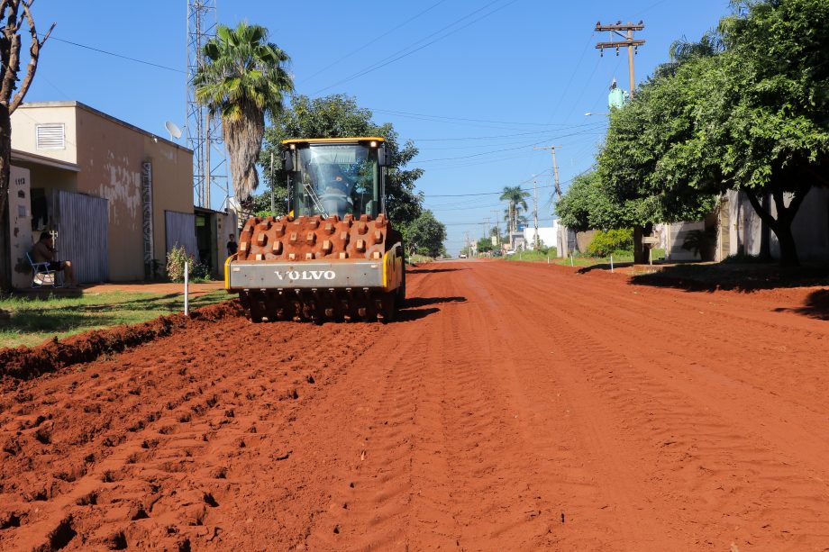 Prefeitura investe em obras de drenagem e pavimentação no Vila Alegre