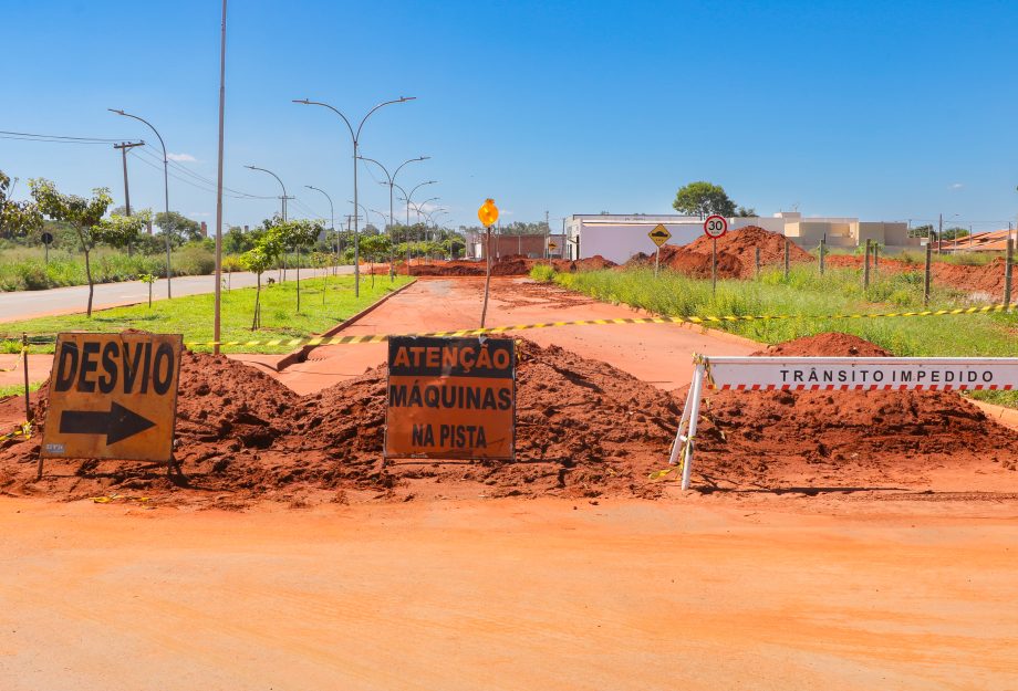 Prefeitura investe em obras de drenagem e pavimentação no Vila Alegre