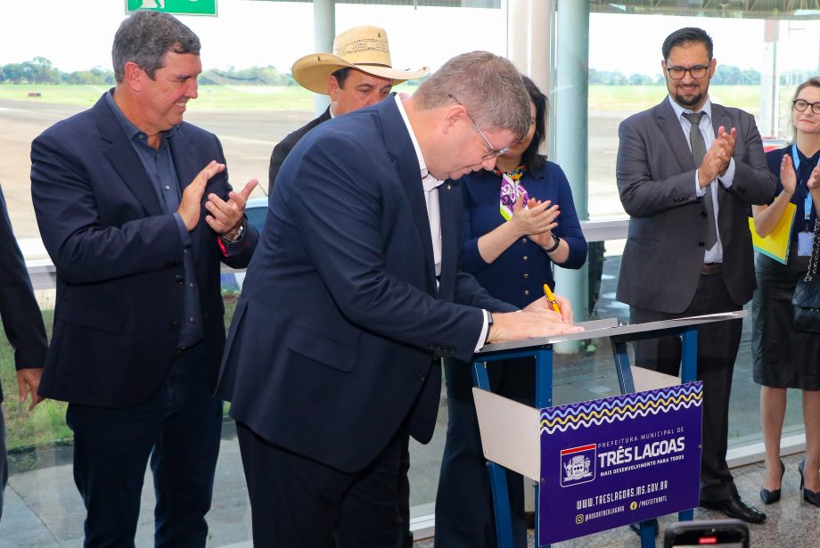 Guerreiro e Simone Tebet anunciam R$ 120 milhões para obras de infraestrutura em Três Lagoas Guerreiro e Simone Tebet anunciam R$ 120 milhões para obras de infraestrutura em Três Lagoas
