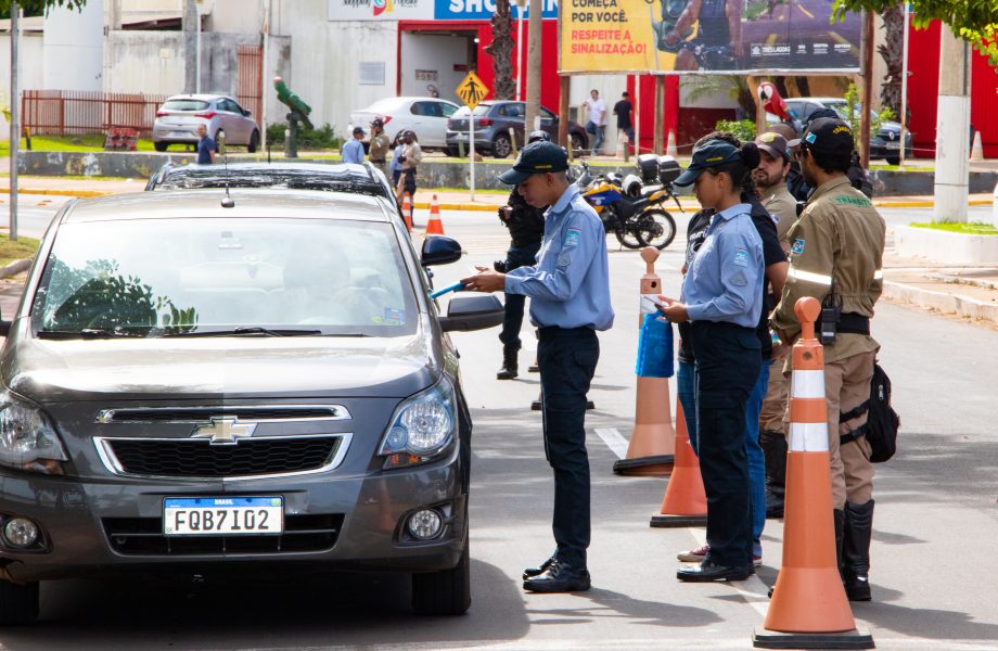 SEMANA MUNICIPAL DE TRÂNSITO – Deptran realizou passeio ciclístico e blitz educativa com estudantes