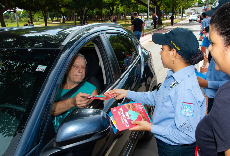 SEMANA MUNICIPAL DE TRÂNSITO – Deptran realizou passeio ciclístico e blitz educativa com estudantes SEMANA MUNICIPAL DE TRÂNSITO – Deptran realizou passeio ciclístico e blitz educativa com estudantes