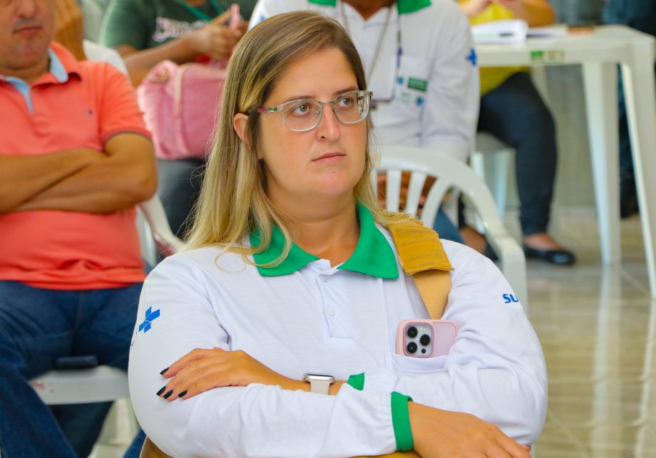 COMITÊ DA DENGUE – Além das medidas de combate a doença, reunião teve apresentação de repelente natural produzido por estudantes da E.E Bom Jesus COMITÊ DA DENGUE – Além das medidas de combate a doença, reunião teve apresentação de repelente natural produzido por estudantes da E.E Bom Jesus