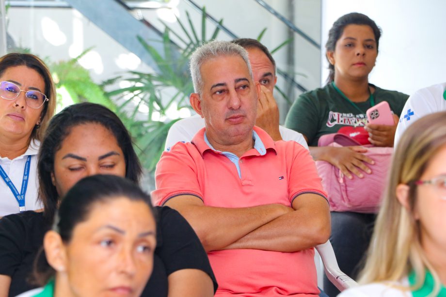 COMITÊ DA DENGUE – Além das medidas de combate a doença, reunião teve apresentação de repelente natural produzido por estudantes da E.E Bom Jesus COMITÊ DA DENGUE – Além das medidas de combate a doença, reunião teve apresentação de repelente natural produzido por estudantes da E.E Bom Jesus