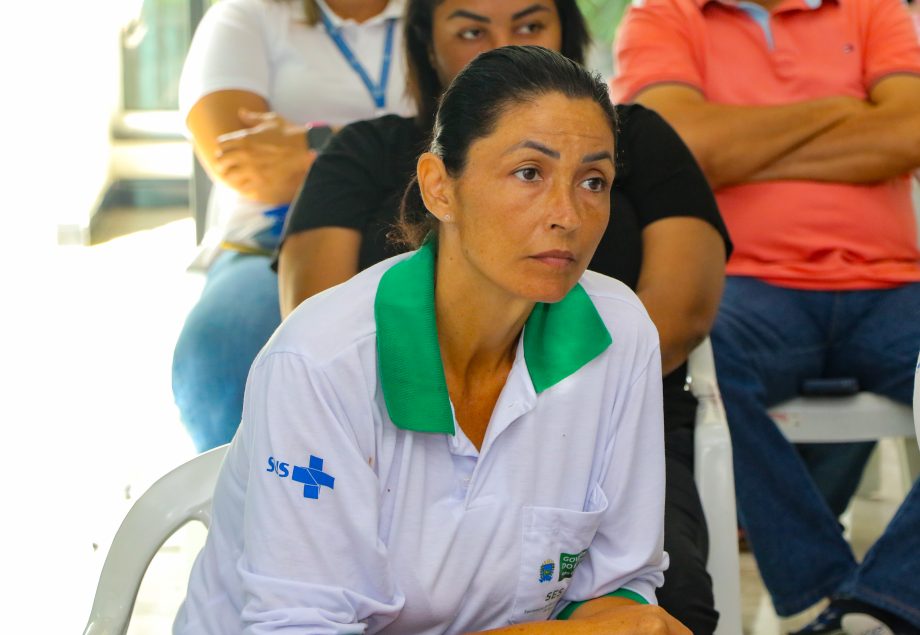 COMITÊ DA DENGUE – Além das medidas de combate a doença, reunião teve apresentação de repelente natural produzido por estudantes da E.E Bom Jesus