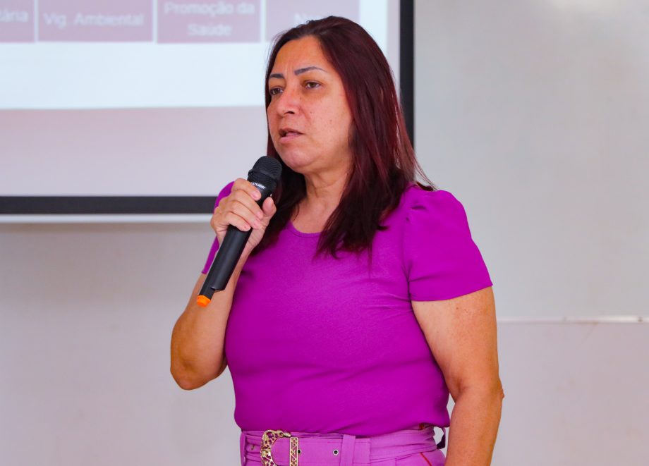 COMITÊ DA DENGUE – Além das medidas de combate a doença, reunião teve apresentação de repelente natural produzido por estudantes da E.E Bom Jesus COMITÊ DA DENGUE – Além das medidas de combate a doença, reunião teve apresentação de repelente natural produzido por estudantes da E.E Bom Jesus
