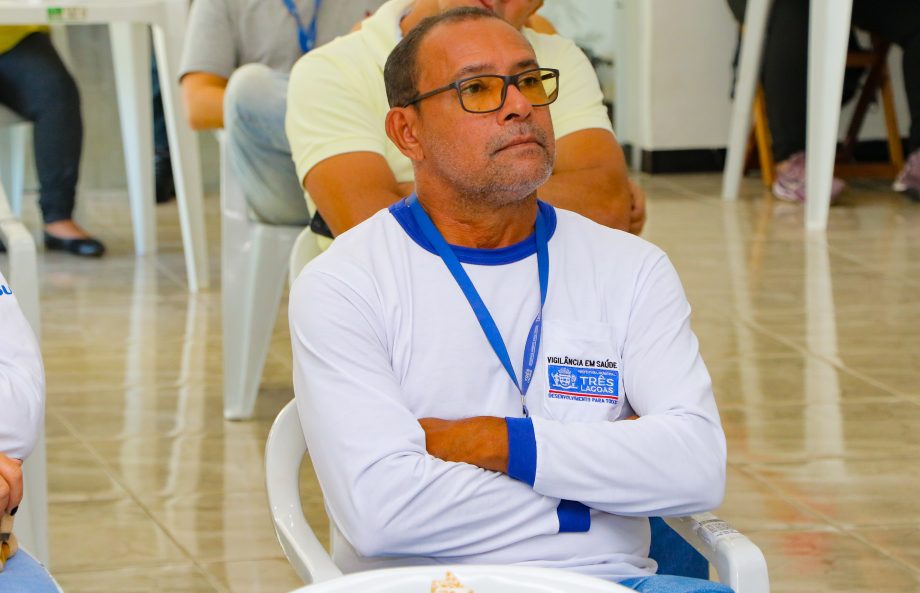 COMITÊ DA DENGUE – Além das medidas de combate a doença, reunião teve apresentação de repelente natural produzido por estudantes da E.E Bom Jesus COMITÊ DA DENGUE – Além das medidas de combate a doença, reunião teve apresentação de repelente natural produzido por estudantes da E.E Bom Jesus