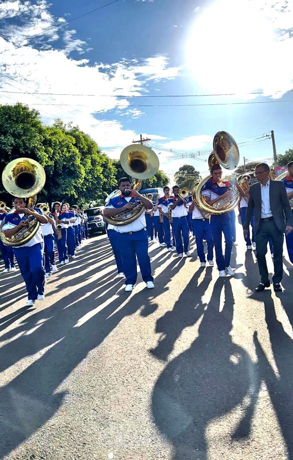 Moradores da Vila Piloto foram presenteados com “Despertar com música” no domingo de páscoa; veja como foi