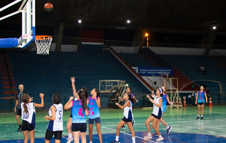 Escola Dom Aquino é a campeã do basquete masculino e feminino do JETs Sub-14