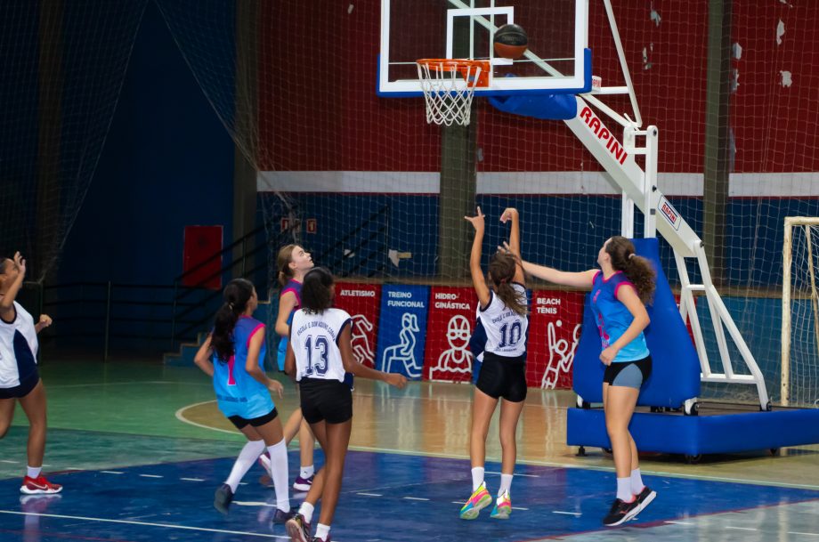 Escola Dom Aquino é a campeã do basquete masculino e feminino do JETs Sub-14