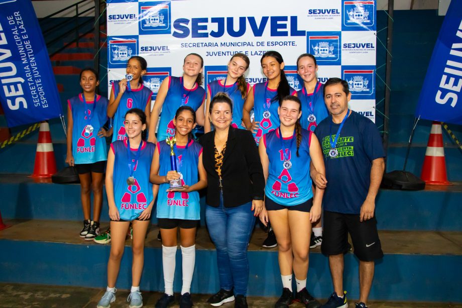 Escola Dom Aquino é a campeã do basquete masculino e feminino do JETs Sub-14