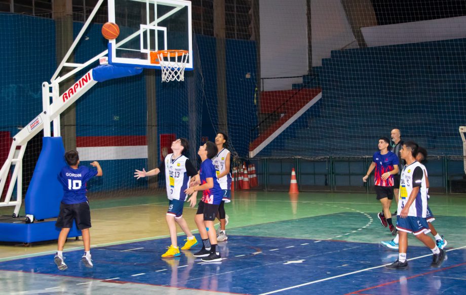 Escola Dom Aquino é a campeã do basquete masculino e feminino do JETs Sub-14