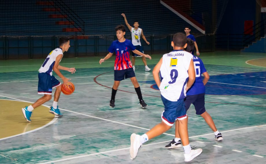 Escola Dom Aquino é a campeã do basquete masculino e feminino do JETs Sub-14