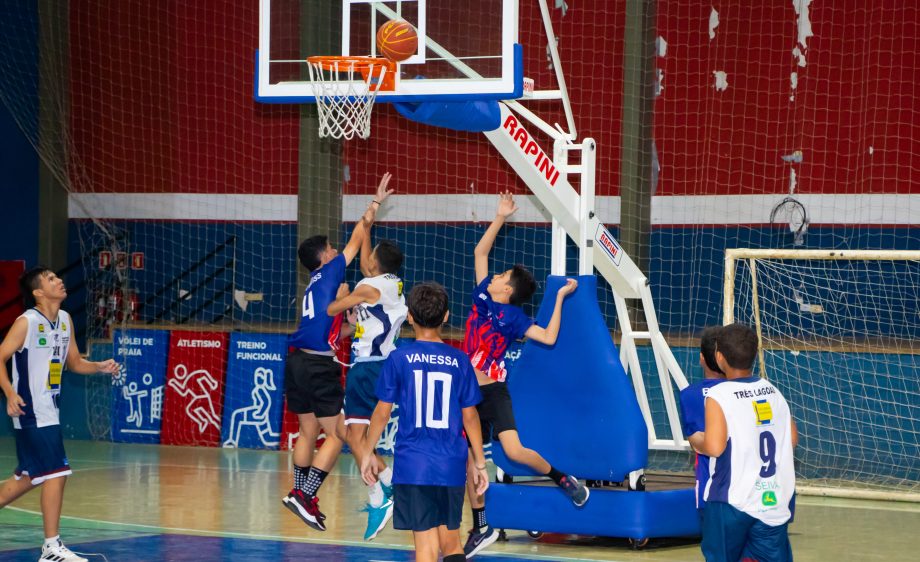 Escola Dom Aquino é a campeã do basquete masculino e feminino do JETs Sub-14