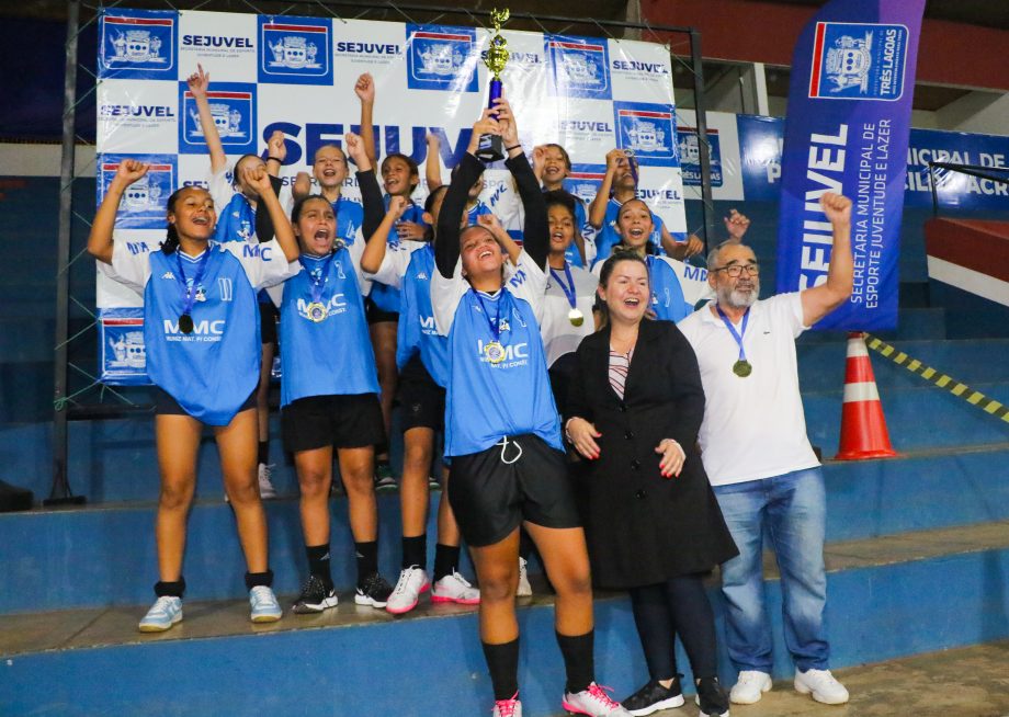 Escolas Parque São Carlos e LULOCA são as campeãs de handebol do JETs Sub-14