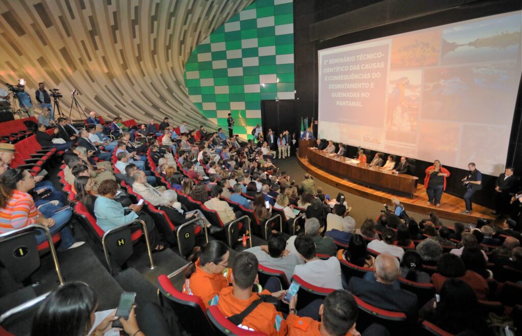 Para desenvolvimento sustentável do Pantanal, MS e MT formalizam cooperação com apoio do Ministério do Meio Ambiente Para desenvolvimento sustentável do Pantanal, MS e MT formalizam cooperação com apoio do Ministério do Meio Ambiente