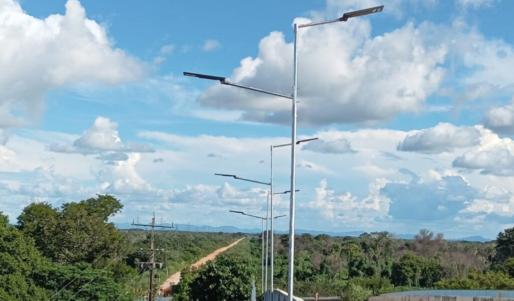 Governo de MS investirá R$ 9,4 milhões em iluminação de LED solar para rotatórias em rodovias estaduais Governo de MS investirá R$ 9,4 milhões em iluminação de LED solar para rotatórias em rodovias estaduais