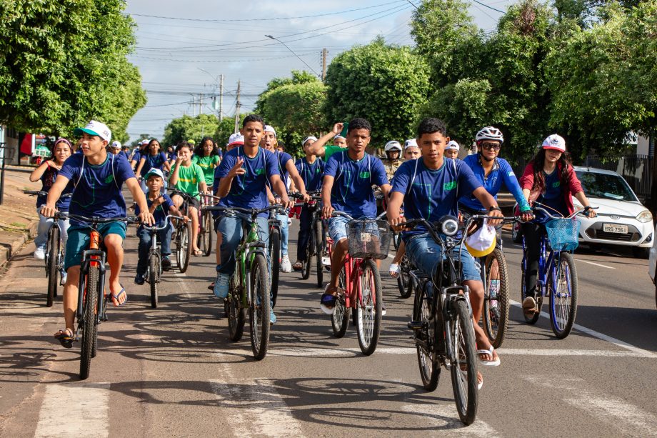 SEMANA MUNICIPAL DE TRÂNSITO – Deptran realizou passeio ciclístico e blitz educativa com estudantes SEMANA MUNICIPAL DE TRÂNSITO – Deptran realizou passeio ciclístico e blitz educativa com estudantes