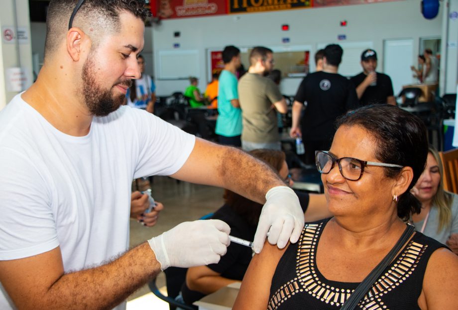 Mesmo com ações de incentivo à vacinação contra gripe, baixa procura preocupa Secretaria de Saúde Mesmo com ações de incentivo à vacinação contra gripe, baixa procura preocupa Secretaria de Saúde