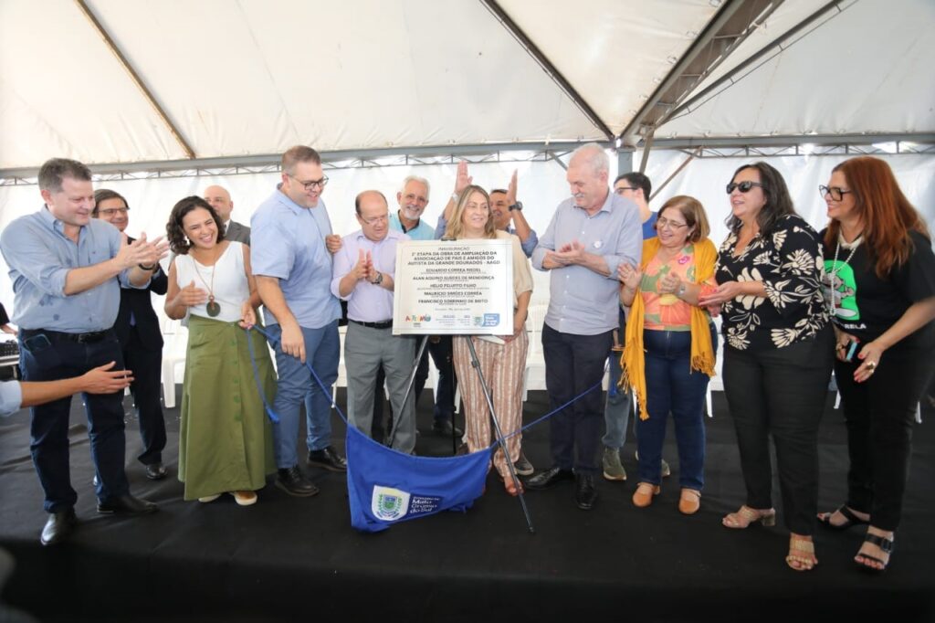 Governo de MS apoia ações para melhorar atendimento a pessoas com autismo em Dourados Governo de MS apoia ações para melhorar atendimento a pessoas com autismo em Dourados