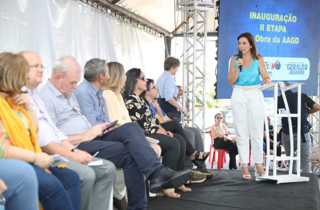 Governo de MS apoia ações para melhorar atendimento a pessoas com autismo em Dourados Governo de MS apoia ações para melhorar atendimento a pessoas com autismo em Dourados