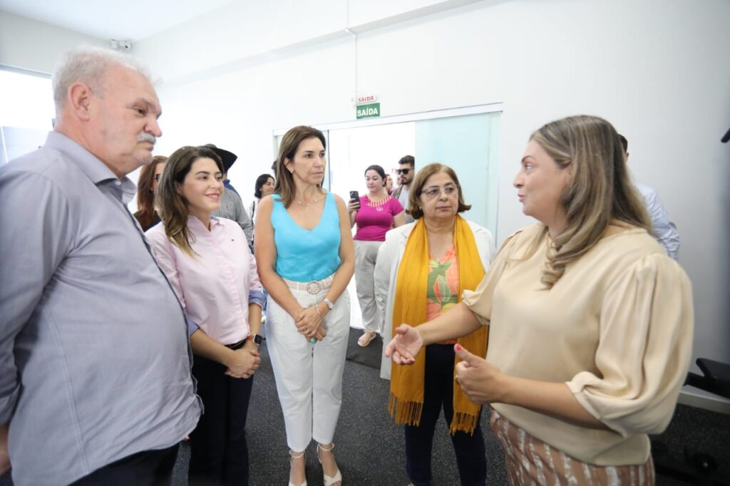 Governo de MS apoia ações para melhorar atendimento a pessoas com autismo em Dourados Governo de MS apoia ações para melhorar atendimento a pessoas com autismo em Dourados