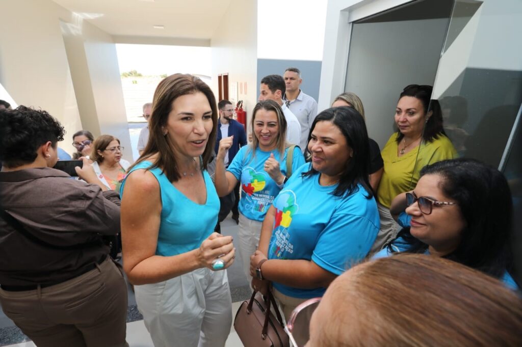 Governo de MS apoia ações para melhorar atendimento a pessoas com autismo em Dourados Governo de MS apoia ações para melhorar atendimento a pessoas com autismo em Dourados